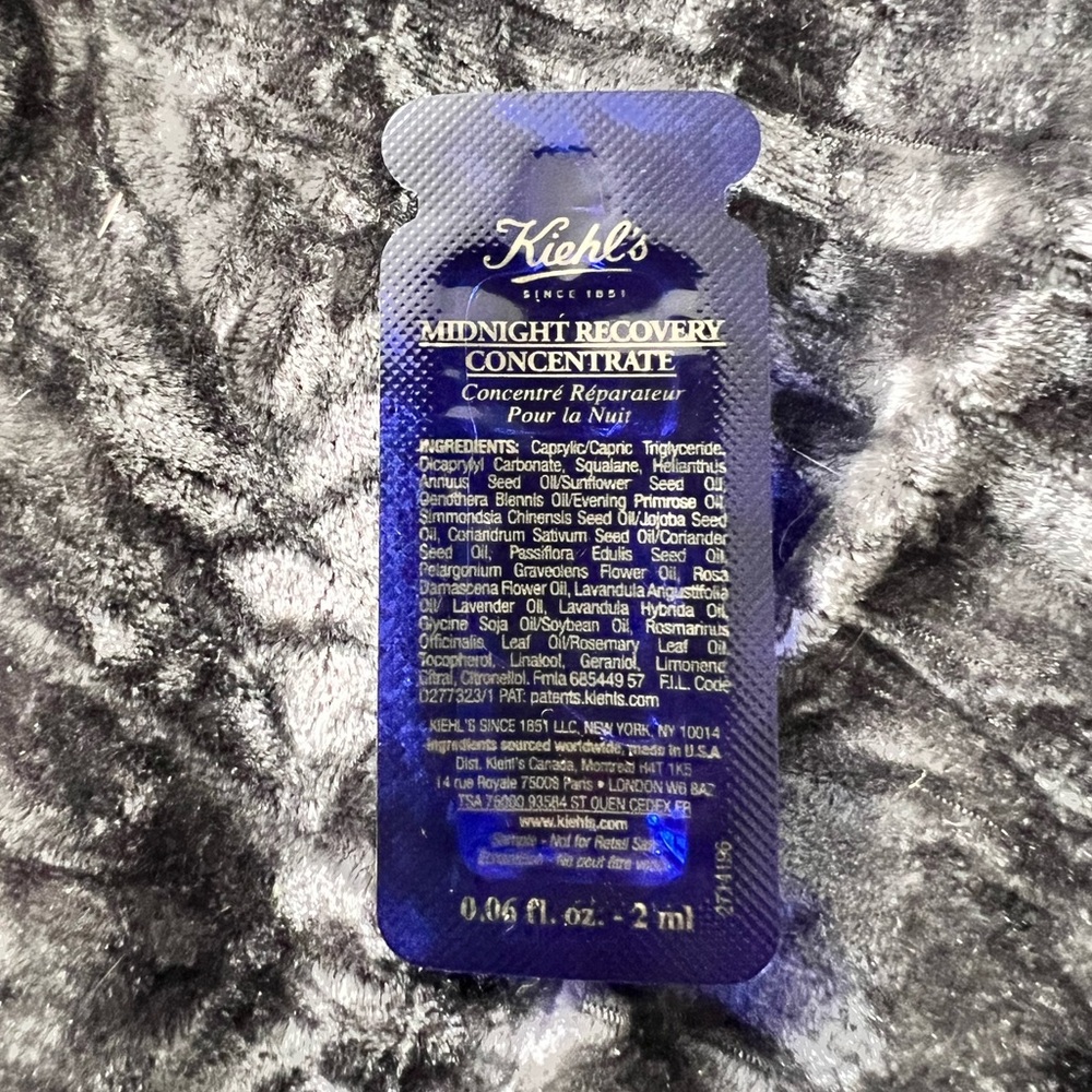 NEW Kiehls Midnight Recovery Oil Concentrate
Replenishing Elixir, 2 mL